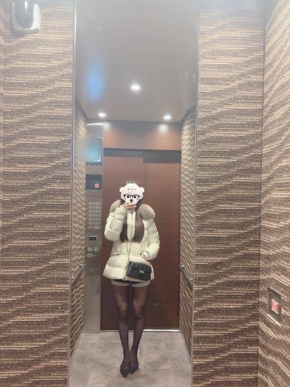 明日12:15-14:30-19:00-ご案内可能です💖