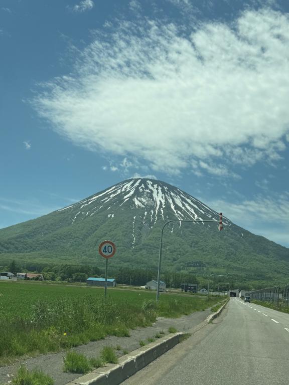 🗻