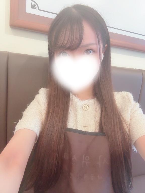 明日10:00-12:15-16:45-ご案内可能です💖